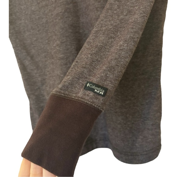 Columbia Shirt Womens Medium Long Sleeve Outdoor V Neck Casual Stretch XCQ - Picture 2 of 9